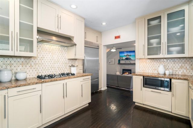 2047 Harvard Street, Houston, TX 77008