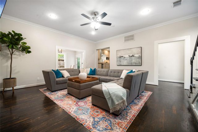 2047 Harvard Street, Houston, TX 77008