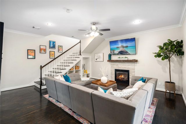 2047 Harvard Street, Houston, TX 77008