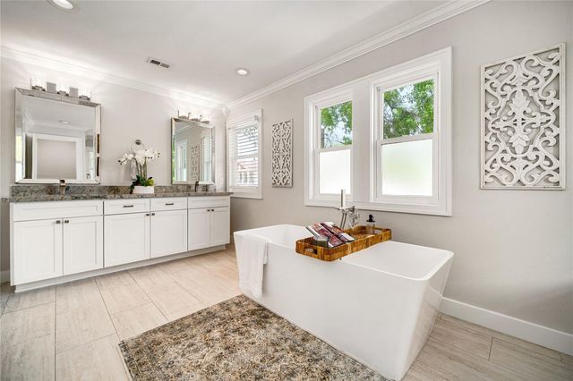 2047 Harvard Street, Houston, TX 77008