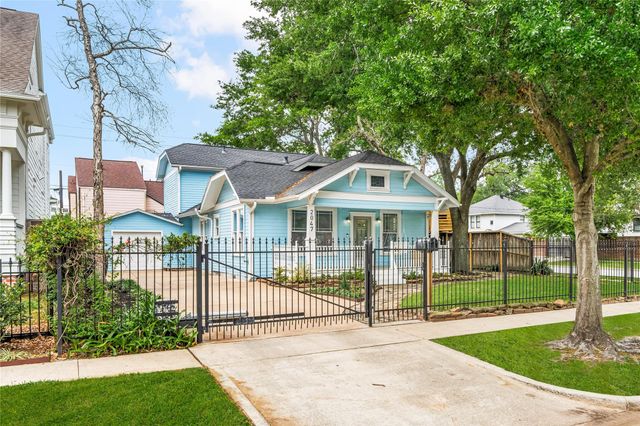 2047 Harvard Street, Houston, TX 77008