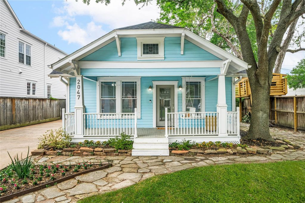 2047 Harvard Street, Houston, TX 77008