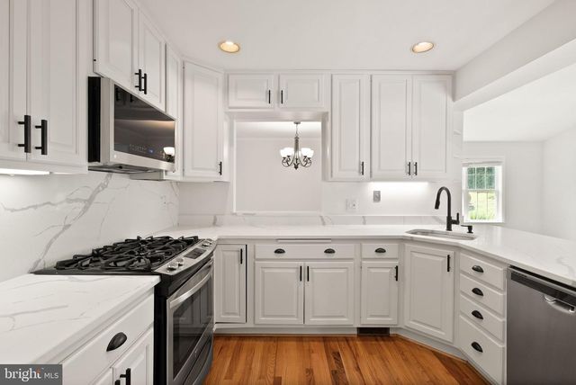3906 IVYDALE DR, Annandale, VA 22003