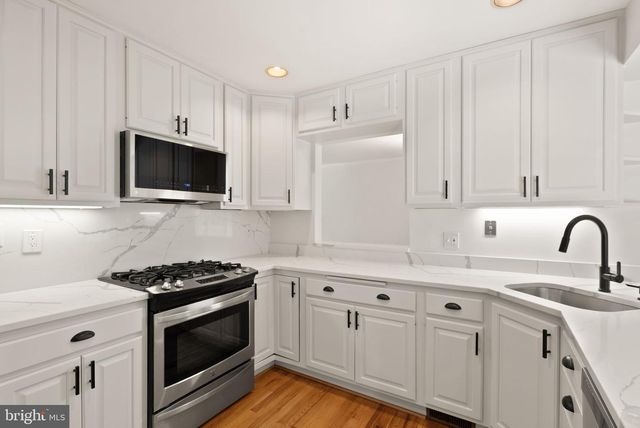 3906 IVYDALE DR, Annandale, VA 22003