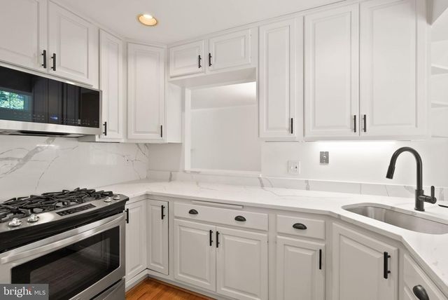 3906 IVYDALE DR, Annandale, VA 22003