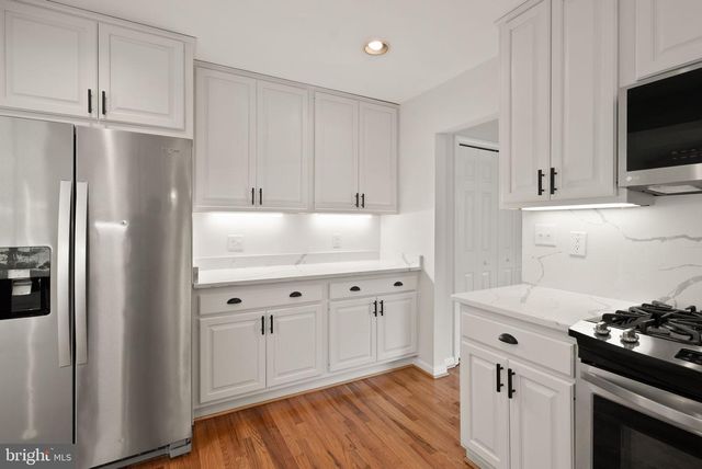 3906 IVYDALE DR, Annandale, VA 22003