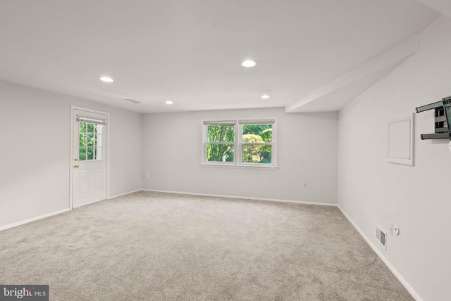 3906 IVYDALE DR, Annandale, VA 22003