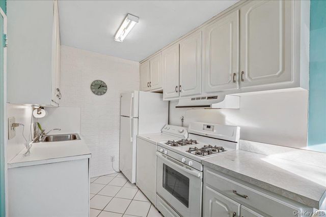 199-07 17th Avenue 2-51, Bayside, NY 11360