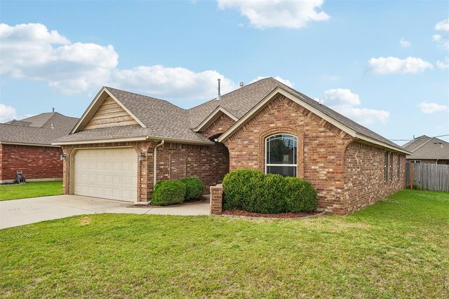 860 SW 10th Street, Moore, OK 73160
