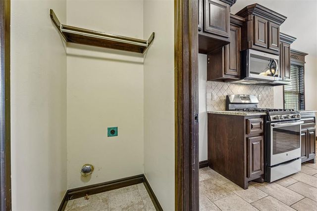 860 SW 10th Street, Moore, OK 73160