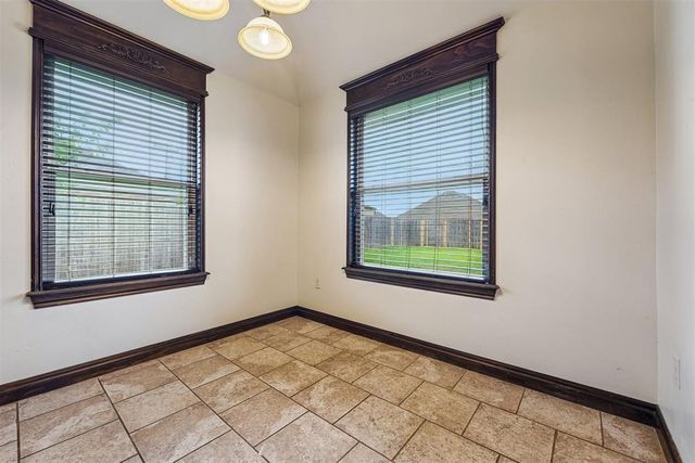 860 SW 10th Street, Moore, OK 73160