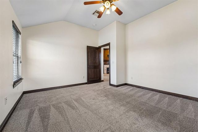 860 SW 10th Street, Moore, OK 73160
