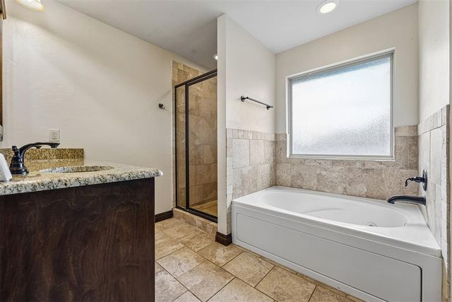 860 SW 10th Street, Moore, OK 73160