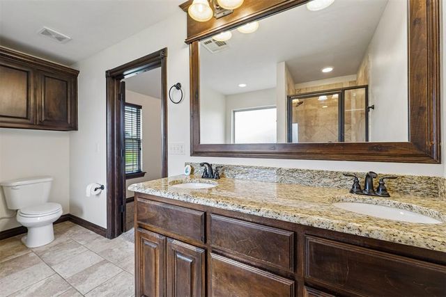 860 SW 10th Street, Moore, OK 73160