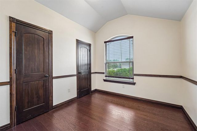 860 SW 10th Street, Moore, OK 73160