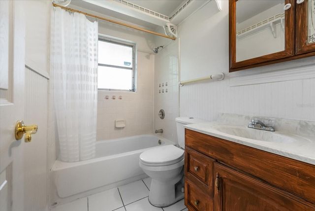 2214 NE 17TH TERRACE, Gainesville, FL 32609