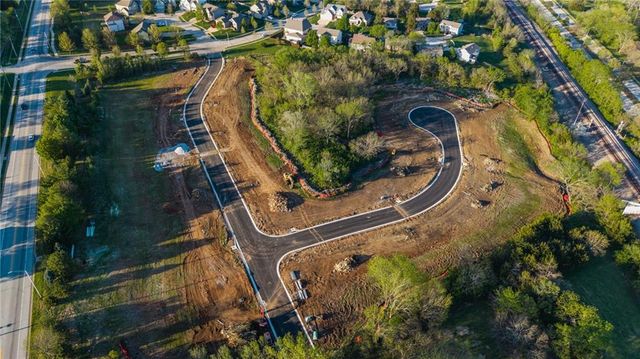 12252 S Emerald Street, Olathe, KS 66061