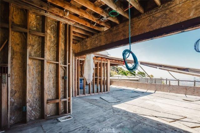 1688 Sunset Plaza Drive, Los Angeles, CA 90069