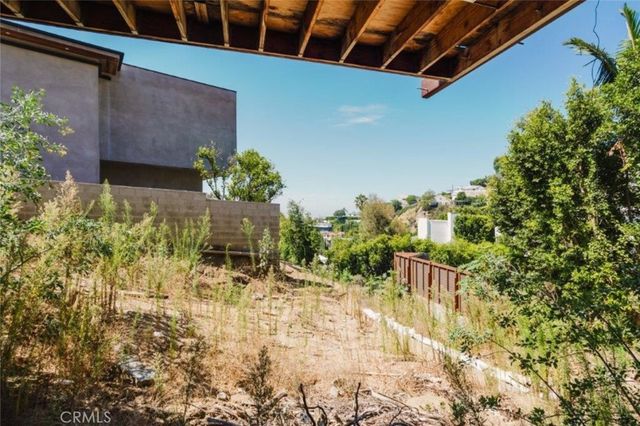 1688 Sunset Plaza Drive, Los Angeles, CA 90069