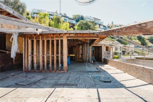 1688 Sunset Plaza Drive, Los Angeles, CA 90069