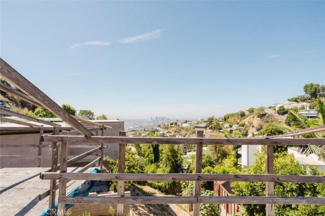 1688 Sunset Plaza Drive, Los Angeles, CA 90069