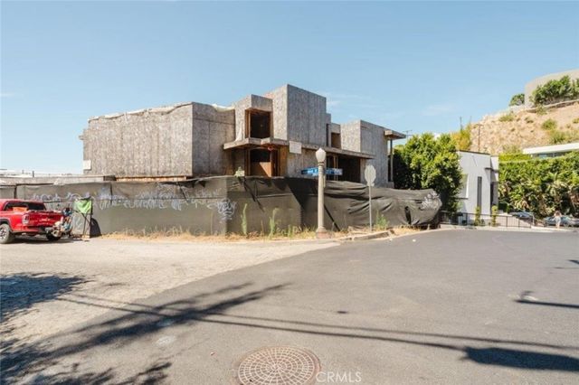 1688 Sunset Plaza Drive, Los Angeles, CA 90069