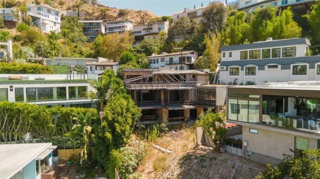 1688 Sunset Plaza Drive, Los Angeles, CA 90069