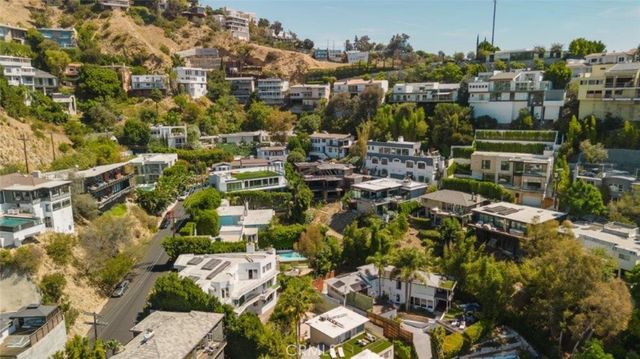 1688 Sunset Plaza Drive, Los Angeles, CA 90069