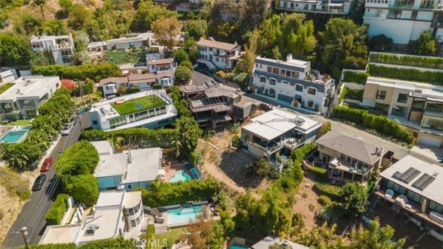 1688 Sunset Plaza Drive, Los Angeles, CA 90069