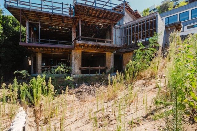 1688 Sunset Plaza Drive, Los Angeles, CA 90069
