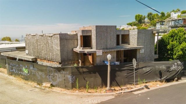 1688 Sunset Plaza Drive, Los Angeles, CA 90069