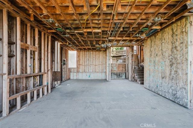1688 Sunset Plaza Drive, Los Angeles, CA 90069