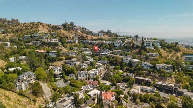 1688 Sunset Plaza Drive, Los Angeles, CA 90069