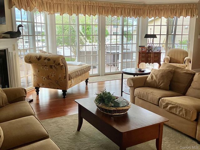 30 Namkee Lane, Blue Point, NY 11715