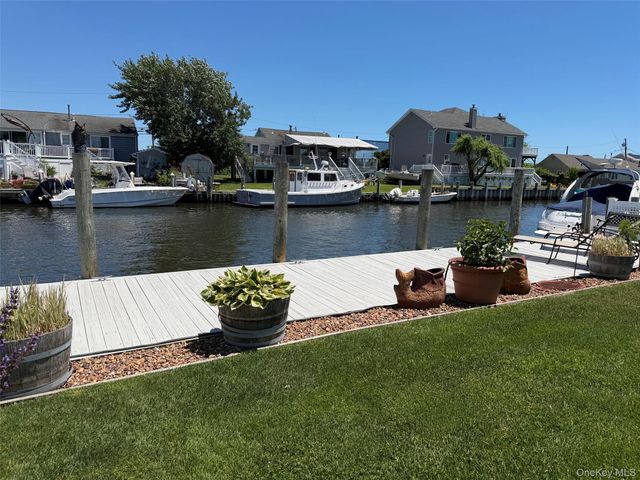30 Namkee Lane, Blue Point, NY 11715