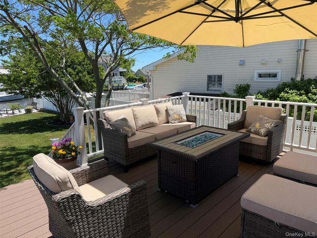 30 Namkee Lane, Blue Point, NY 11715