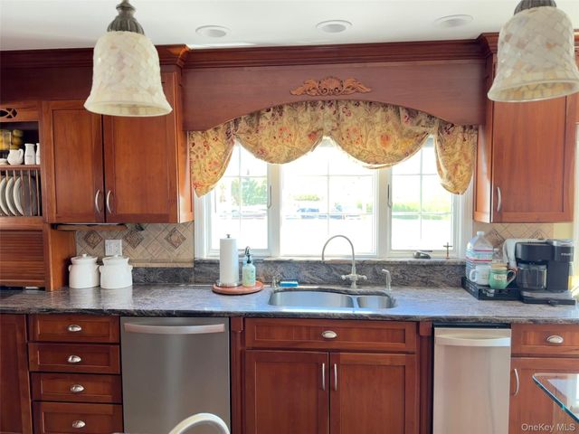 30 Namkee Lane, Blue Point, NY 11715