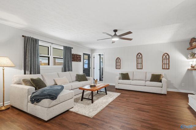 801 Cooper Lane, Hartselle, AL 35640