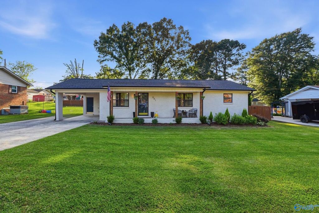 801 Cooper Lane, Hartselle, AL 35640