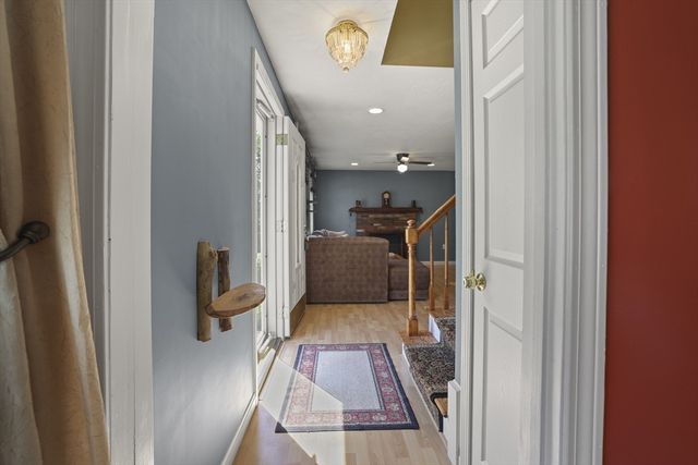 8 Walker Rd, Franklin, MA 02038