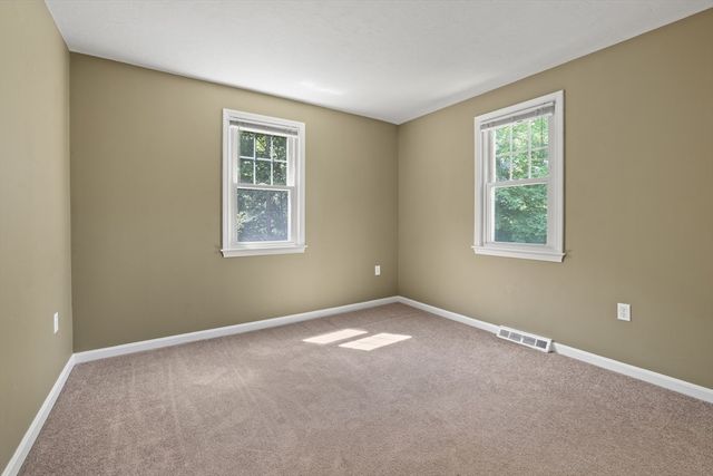 8 Walker Rd, Franklin, MA 02038
