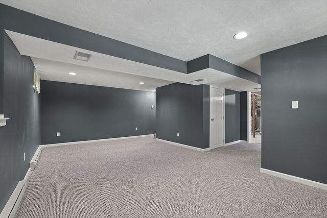 8 Walker Rd, Franklin, MA 02038