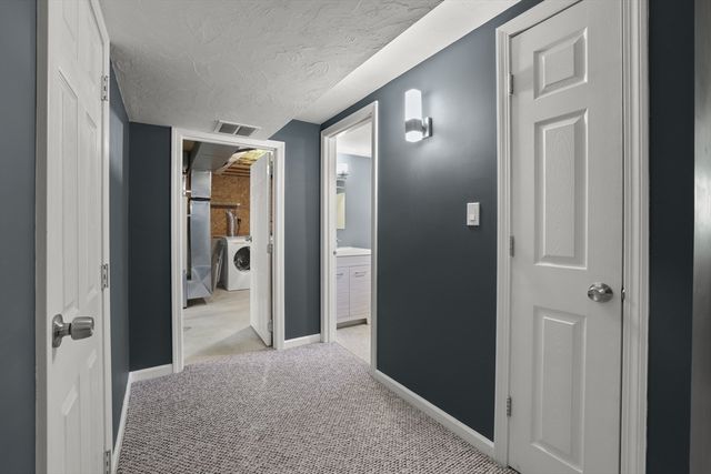 8 Walker Rd, Franklin, MA 02038
