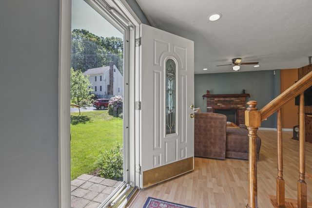 8 Walker Rd, Franklin, MA 02038
