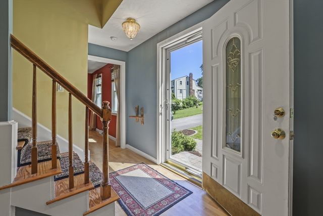 8 Walker Rd, Franklin, MA 02038