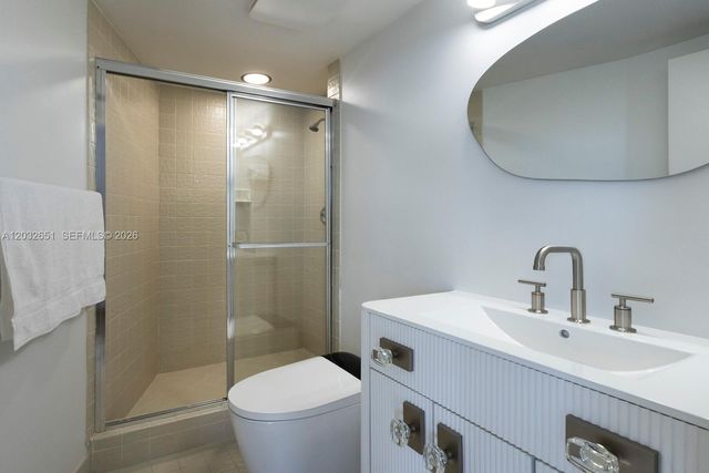 1000 W Island Boulevard 911, Aventura, FL 33160
