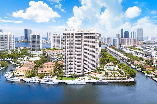 1000 W Island Boulevard 911, Aventura, FL 33160