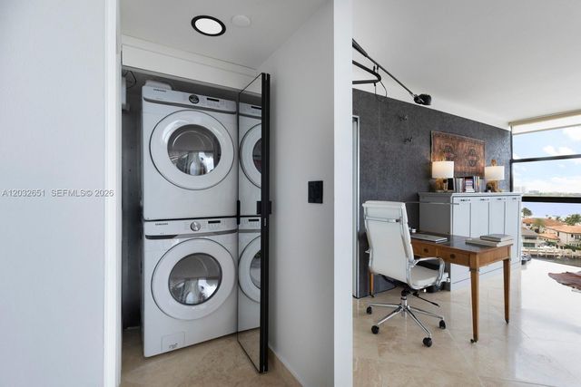 1000 W Island Boulevard 911, Aventura, FL 33160