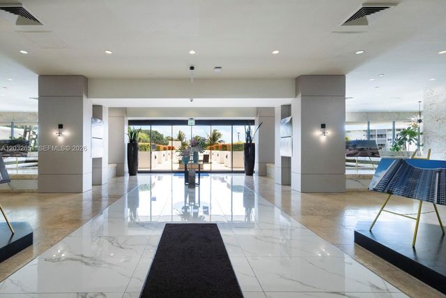 1000 W Island Boulevard 911, Aventura, FL 33160