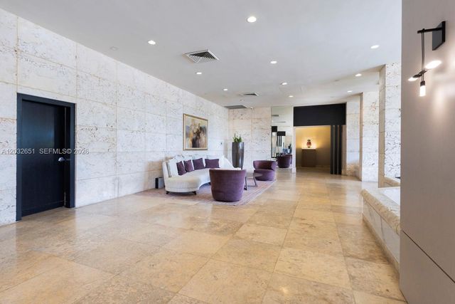 1000 W Island Boulevard 911, Aventura, FL 33160